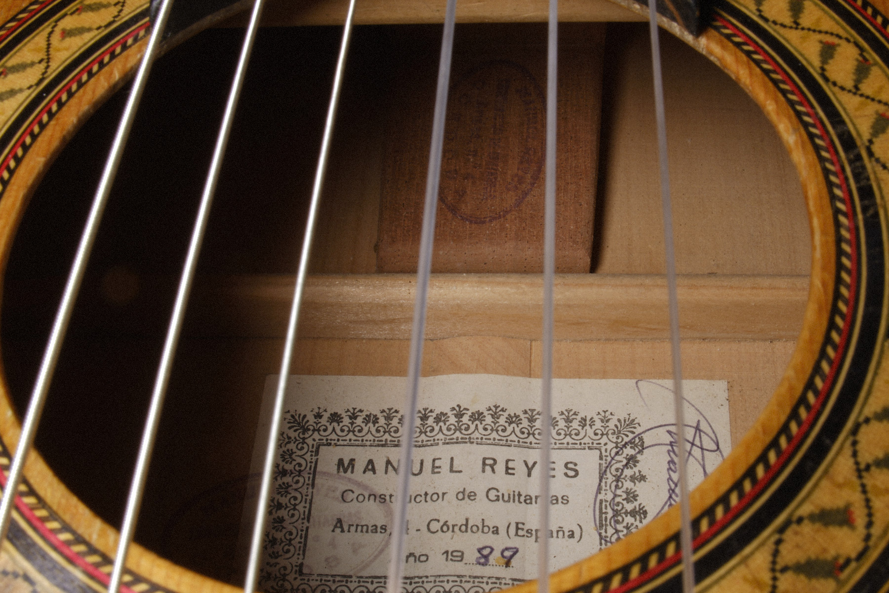Manuel Reyes 1989 Guitar Label and Stamp