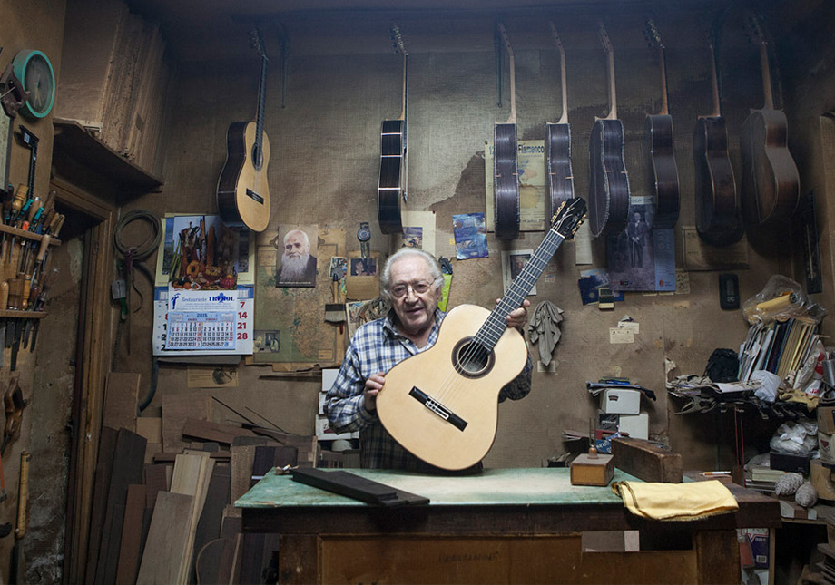 Antonio Marin Montero PhotoShoot at his workshop in Granada. 90 Photos. A small tribute from Madera to the great master guitarrero Antonio Marín who celebrated his 90th birthday on this year 2023 January 24th.