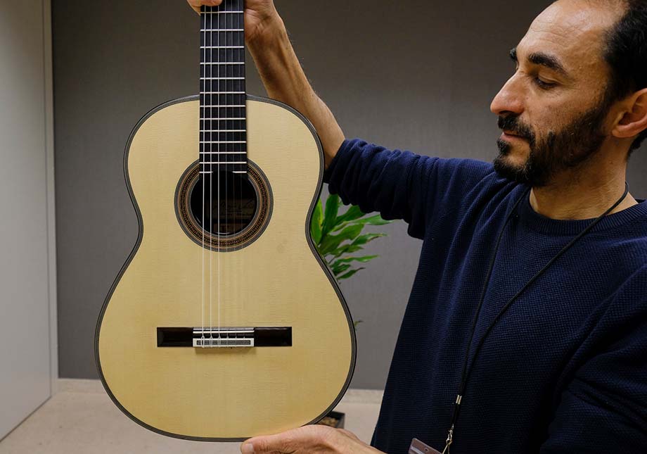 Angelo Vailati Interview. One of the best guitar makers in Italy today.
