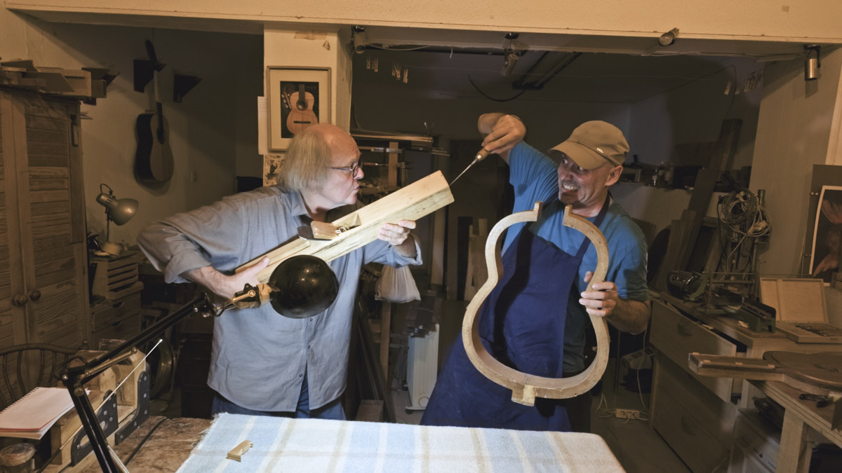 Dominique Field. Best Living Guitar Maker in the World. Interview with MaderaGuitarras.com