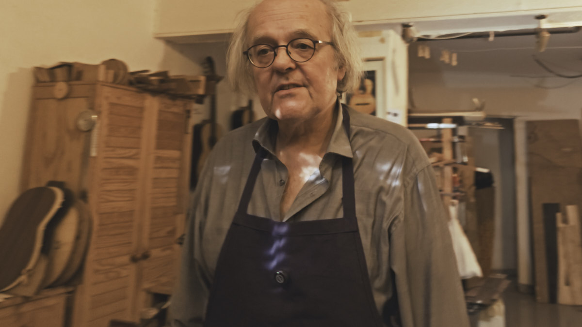 Dominique Field. Best Living Guitar Maker in the World. Interview with MaderaGuitarras.com